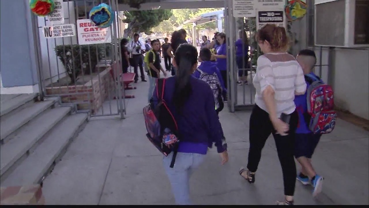 Thousands of LAUSD students head back to class