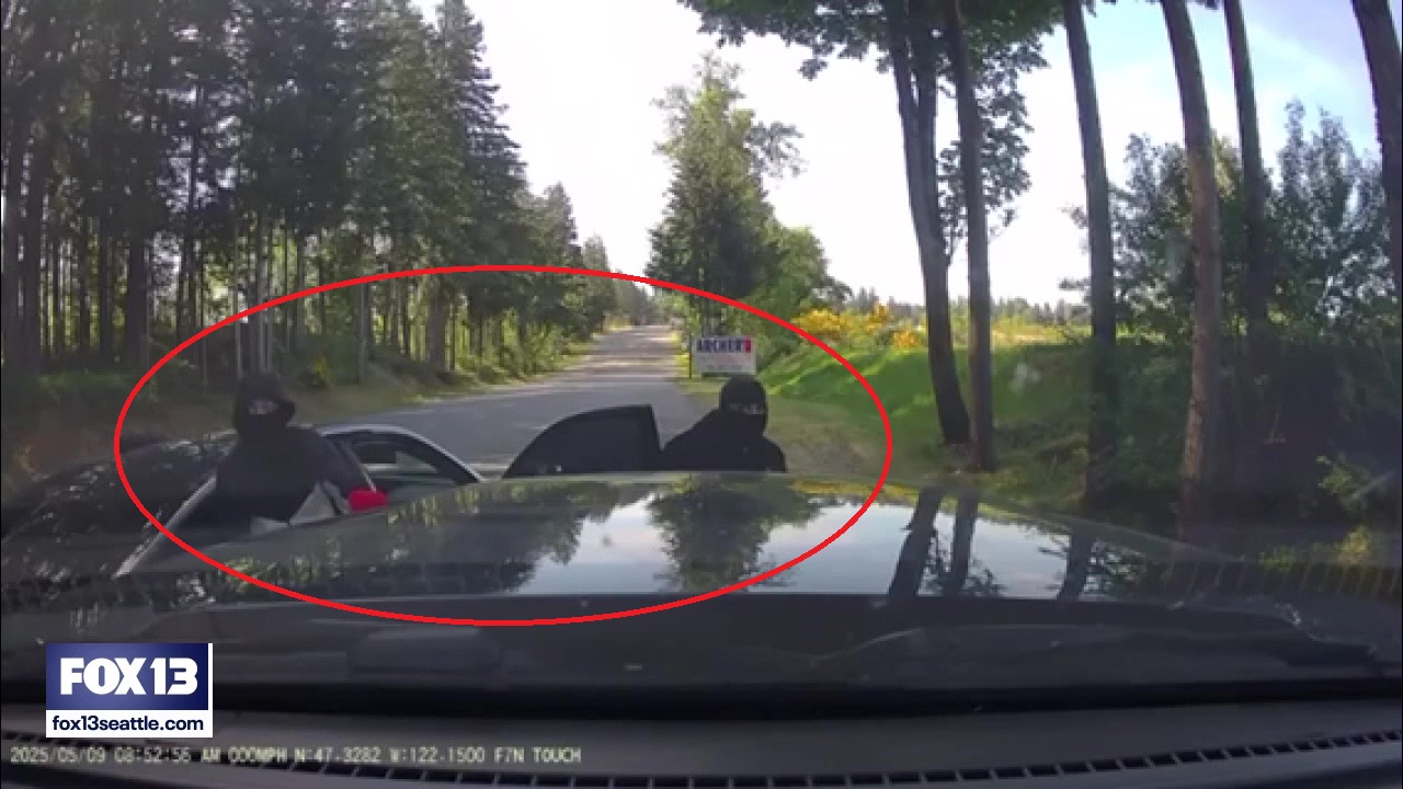 Video shows WA man escape attempted carjacking at gunpoint by ramming their car