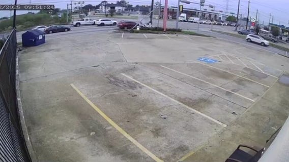 VIDEO: Suspect crashes vehicle into pole during chase