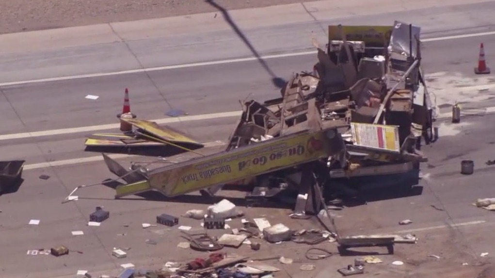 Tire blowout causes food truck crash on Loop 303 | FOX 10 Phoenix