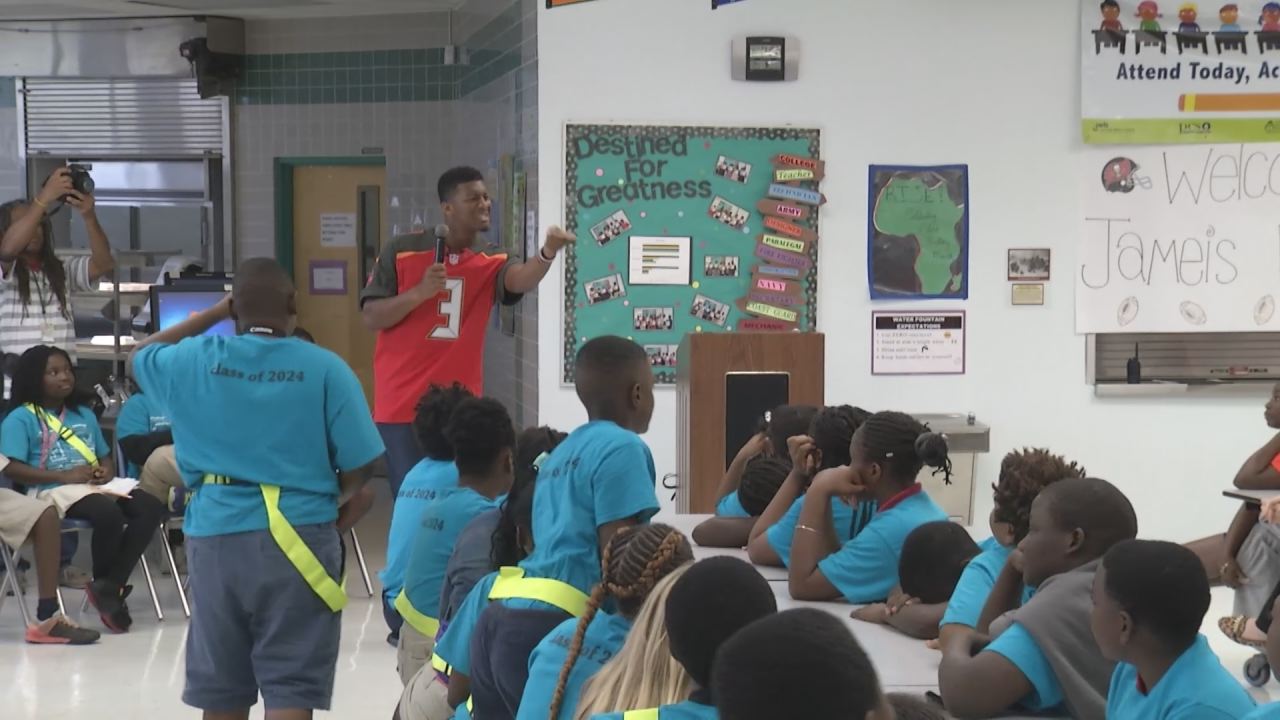 RAW: Jameis Winston talks to students