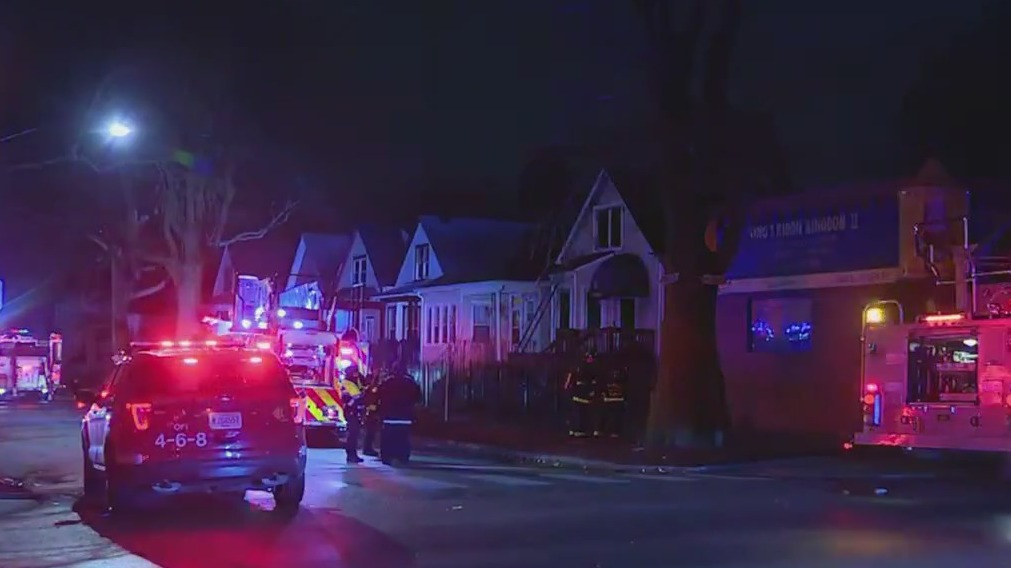 Firefighters battle blaze at Englewood home