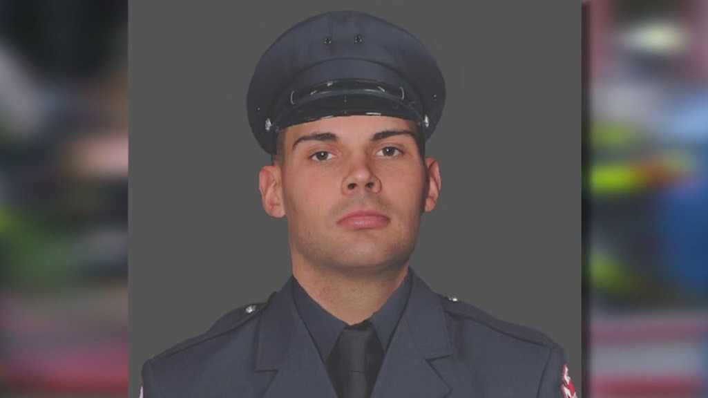 Chicago firefighter Andrew ?Drew? Price dies battling Lincoln Park blaze