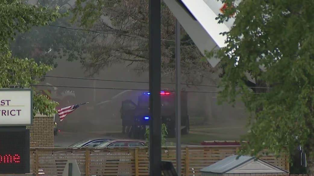 Crews respond to Oak Forest house fire, barricade situation