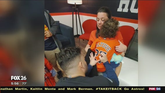 Officer Abigail meets her hero Jos� Altuve before Game 1 of the World Series