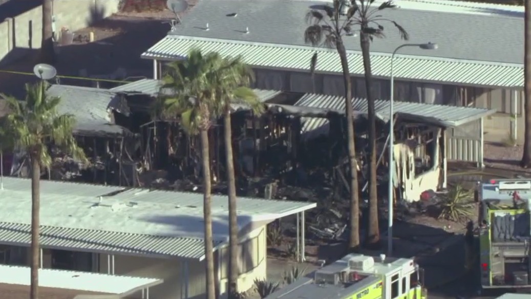1 dead following Mesa mobile home fire | FOX 10 Phoenix