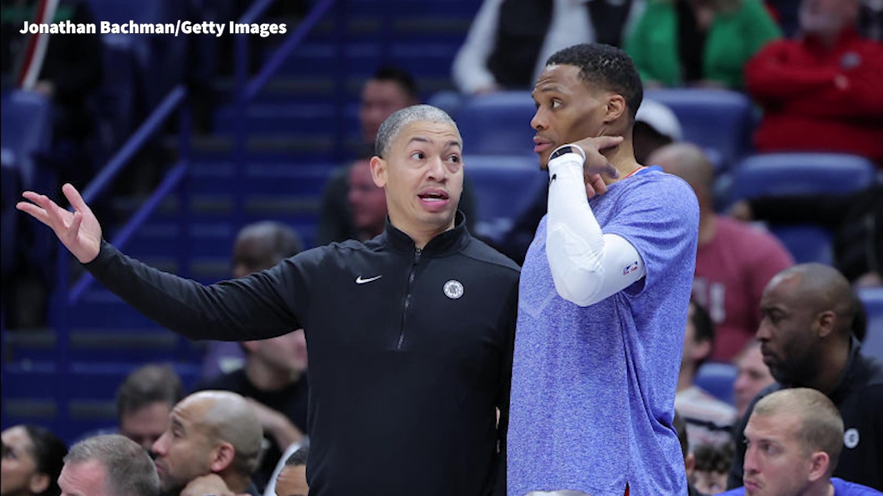 Clippers extend Ty Lue