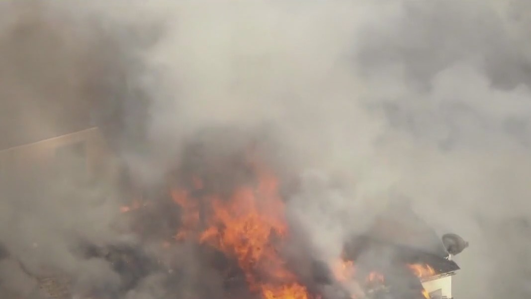 More than 20 displaced in Hollywood fire