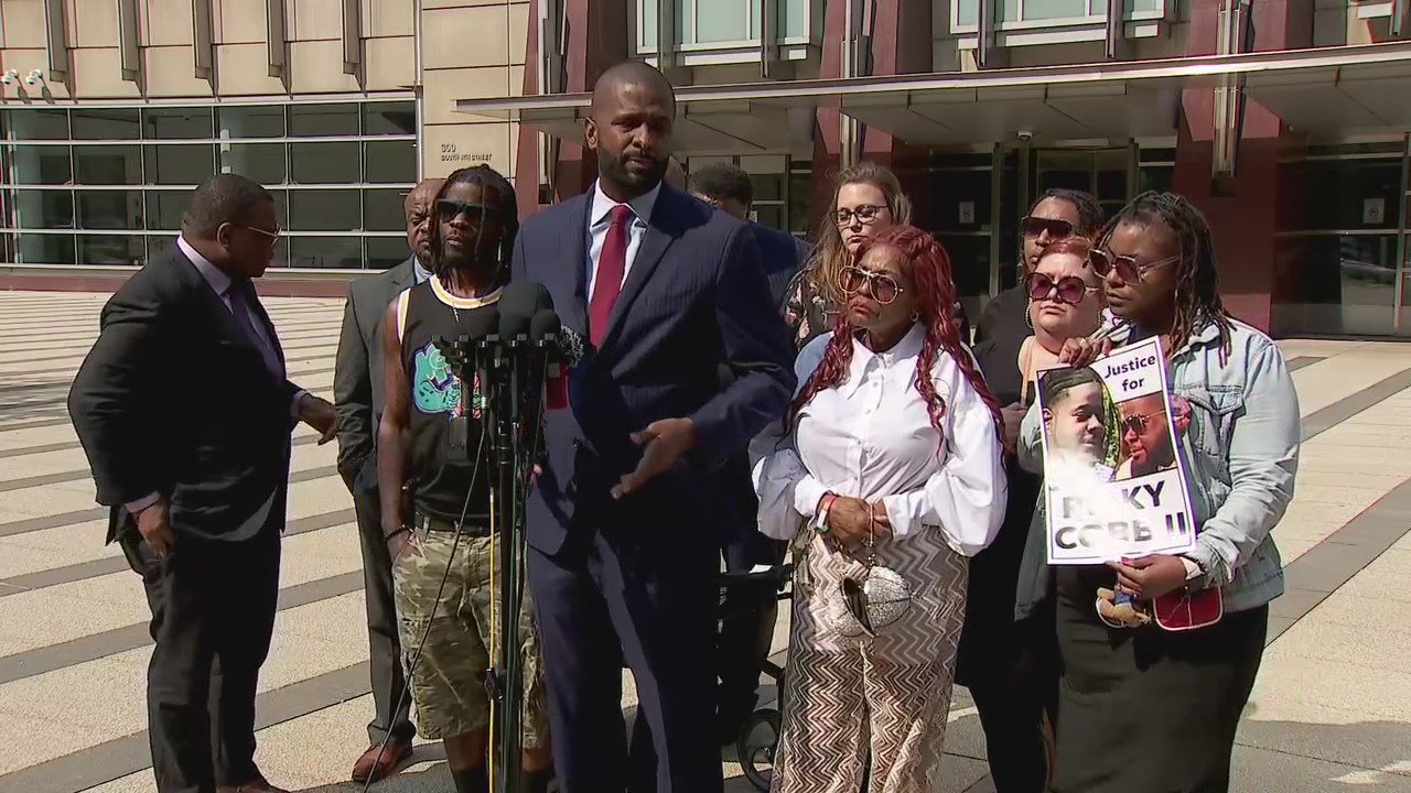 Ricky Cobb's family holds press conference: RAW