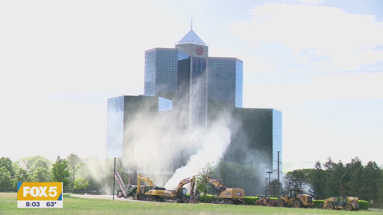 Mahwah landmark hotel demolished