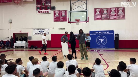 Terance Mann hosts basketball clinic in Inglewood