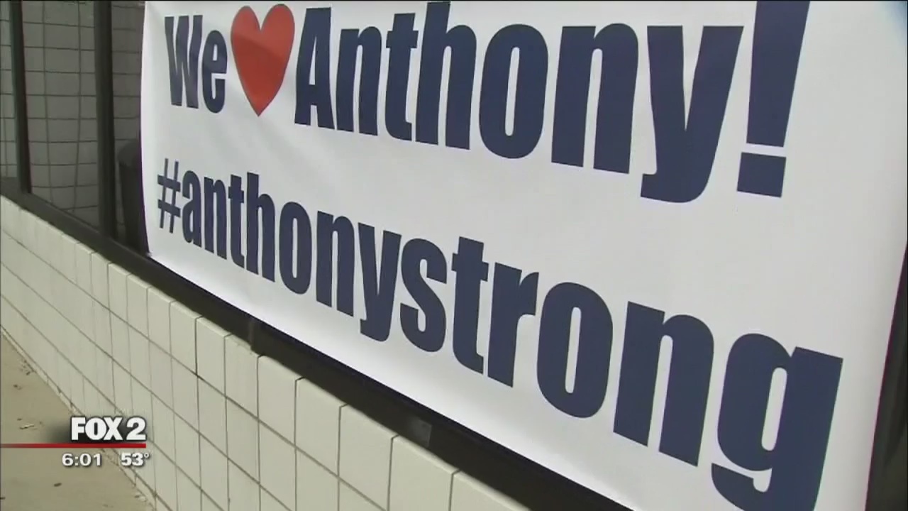 Hockey game fundraiser for Anthony Mastronardi