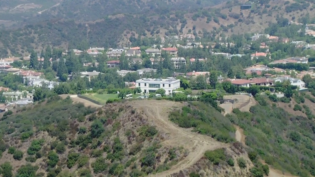 On the market: Former Lakers star lists Bel-Air home