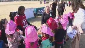 Cardinals player educating kids on fire safety