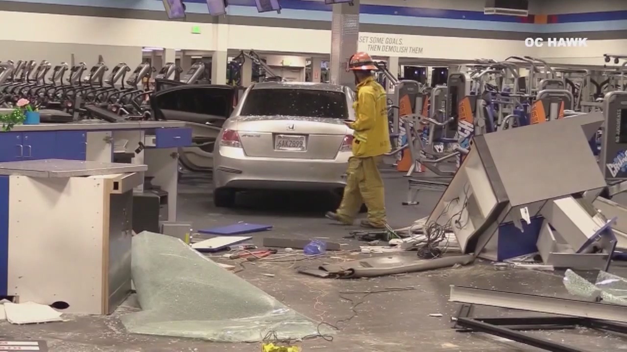 Car crashes into Crunch Gym in La Mirada