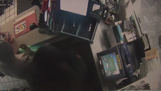 Two arrested after Simi Valley break-in leads to chase