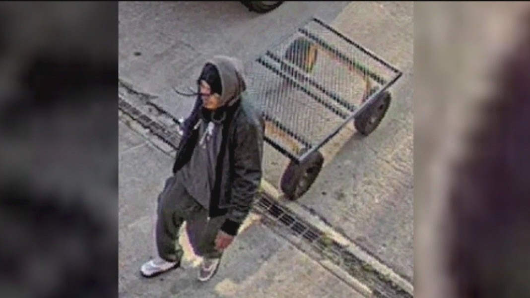 Suspect steals from a church in Queens