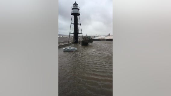 High waves in Canal Park in Duluth, Minn.