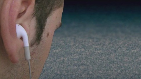 Earbud etiquette: What to do and when