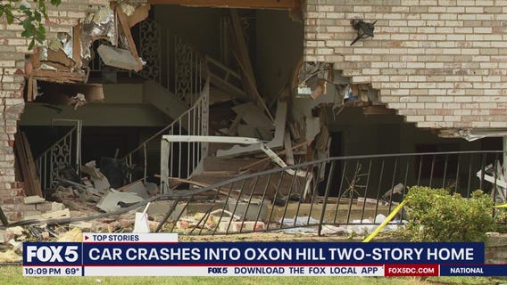 Car crashes into Oxon Hill home