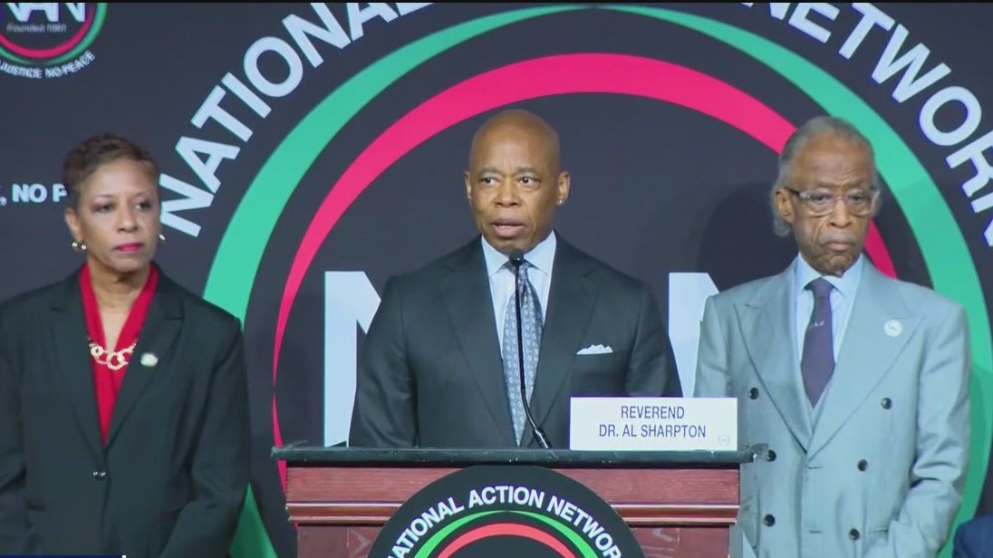 With charges dropped, Adams faces scramble to join primary