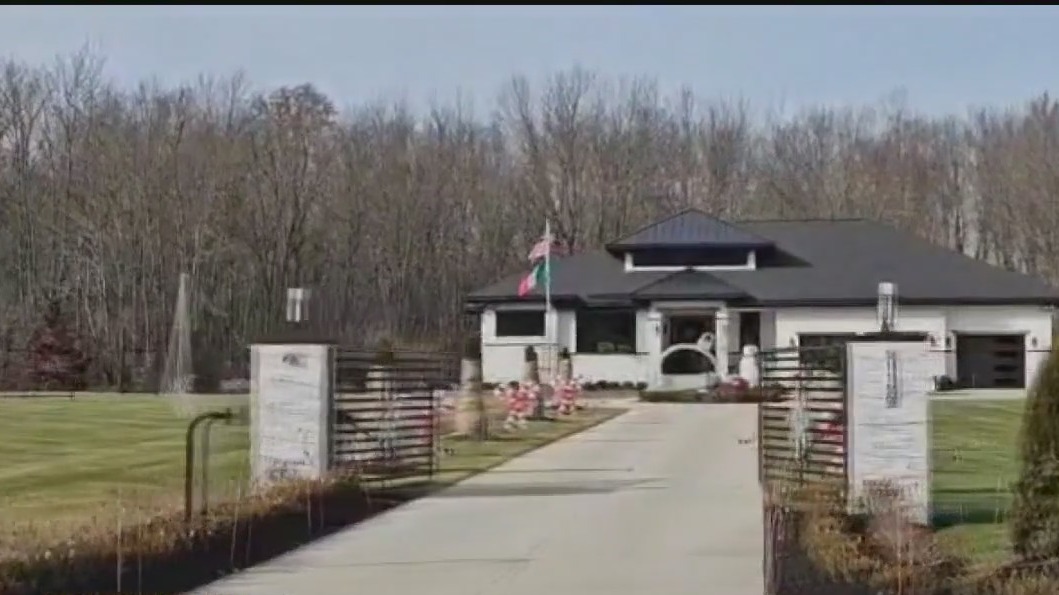 Couple accused of employing hundreds of undocumented workers