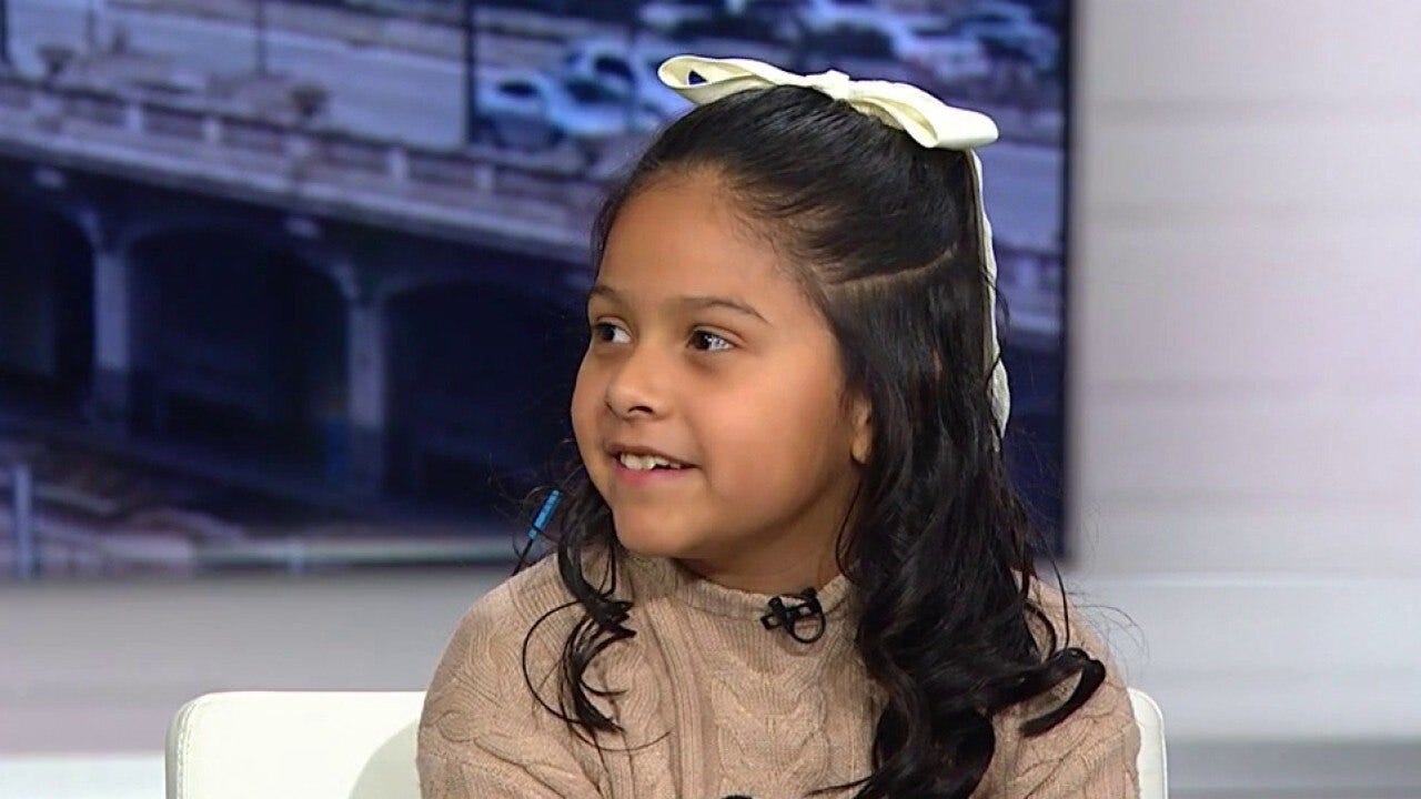 Chicago students lead holiday coat and food drive in Back of the Yards