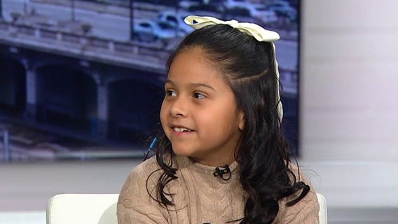 Chicago students lead holiday coat and food drive in Back of the Yards