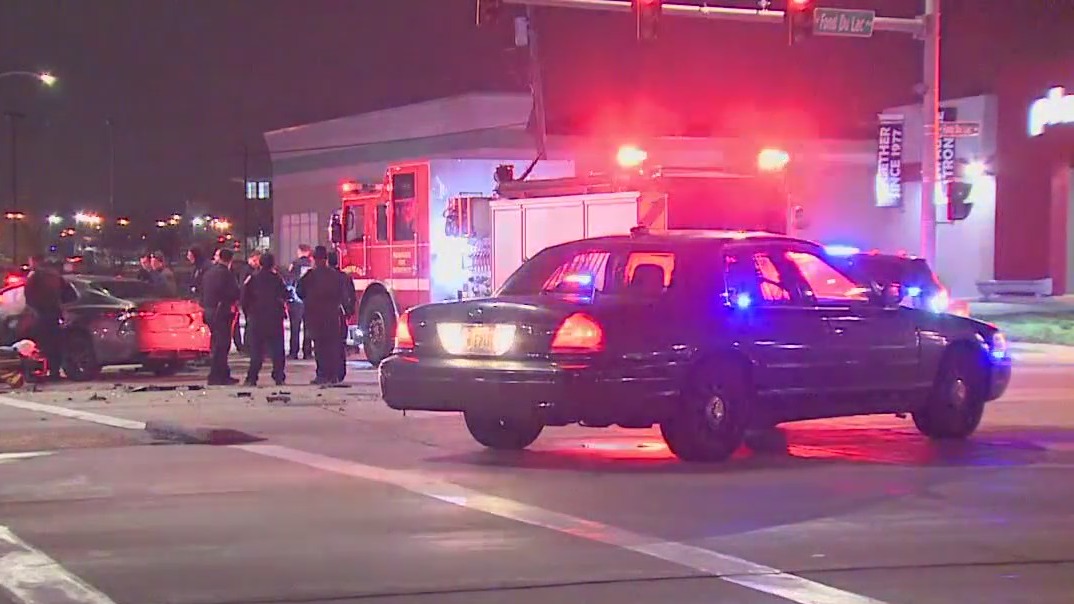 Crash in Milwaukee near Fond du Lac and Maxwell | FOX6 Milwaukee