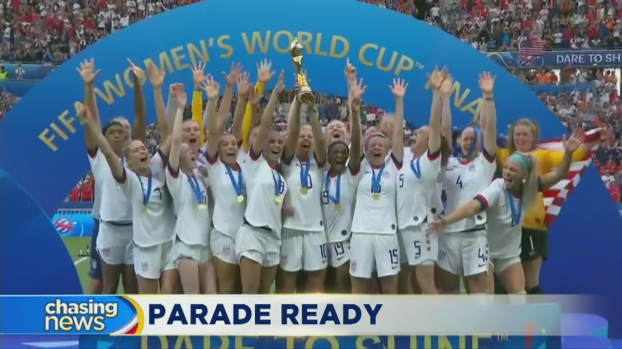 Fans chant "equal pay" after women's soccer win