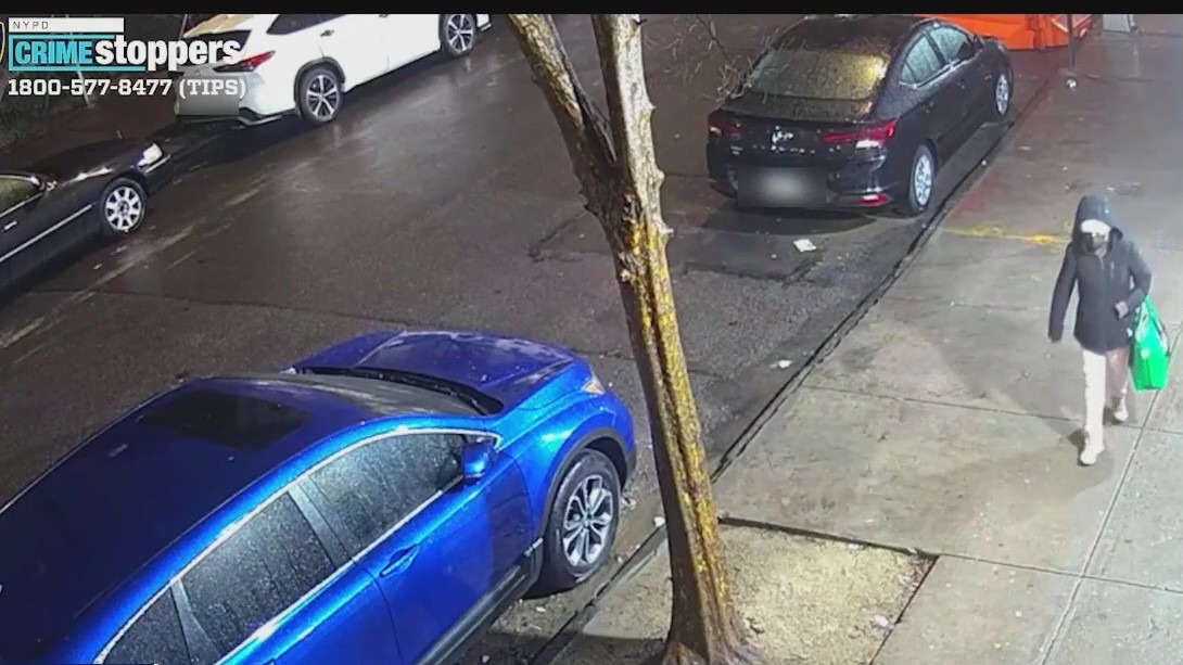 Baby found in abandoned tote bag outside building