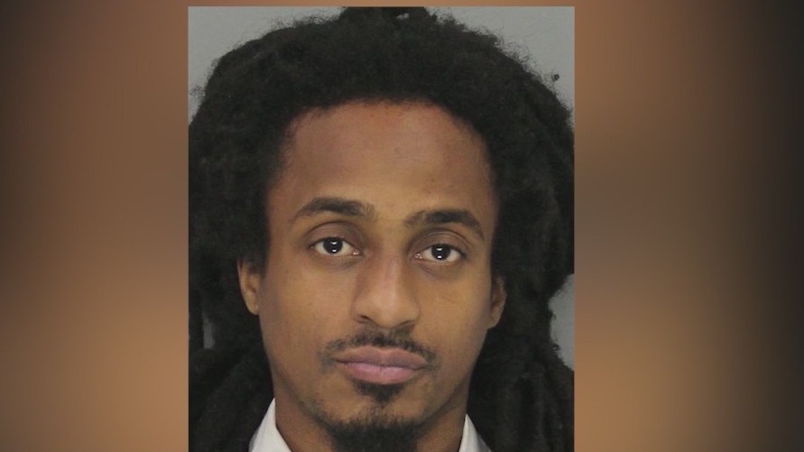 Squatter caught in woman's home; HS football coach arrested | FOX 5 News morning headlines