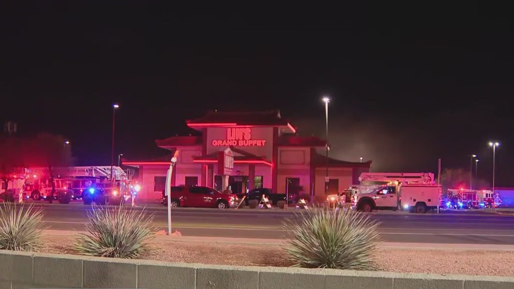 Firefighters battle restaurant fire in W. Phoenix