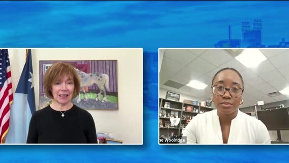 Tina Smith reacts to Minneapolis ICE shooting