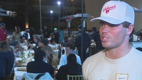 Chargers host Thanksgiving dinner for the homeless