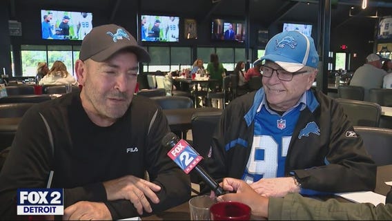 Lions lose opener; Legendary coach passes; Detroit Historical Museum has Lions history exhibit
