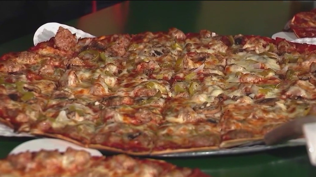 Michael's Original Pizzeria goes viral | Tasting Chicago