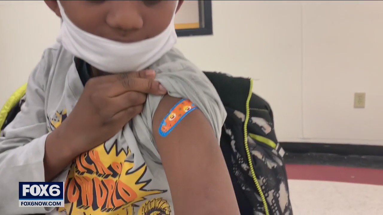 Milwaukee COVID vaccine, flu shot clinic also provides holiday meals