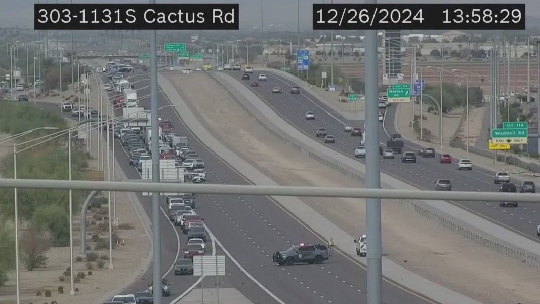 Pedestrian dies in crash on Loop 303 in Phoenix