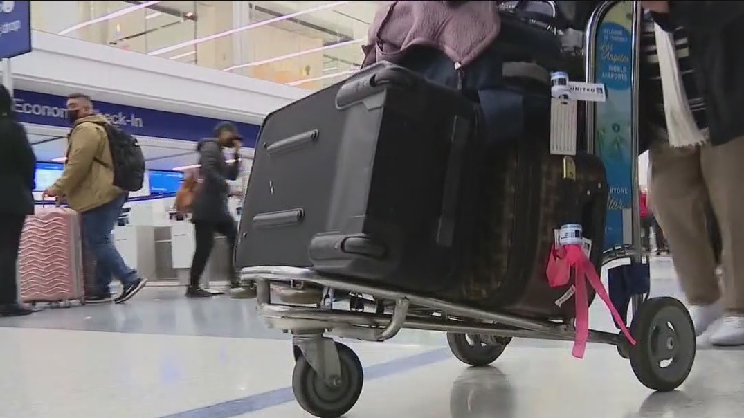 LA County reinstates mask mandate for LAX, buses, trains, taxi and ride-share services