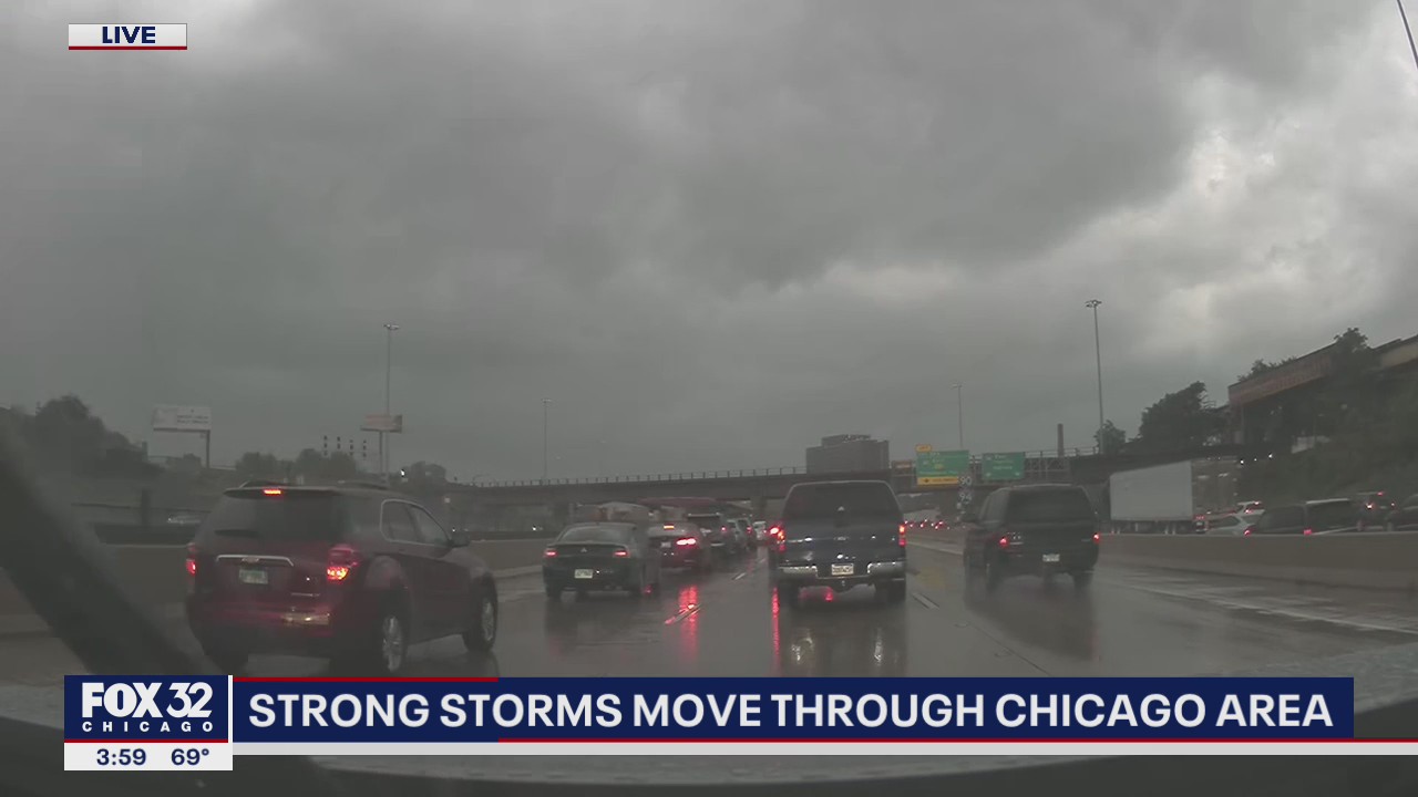 Strong storms move through Chicago area
