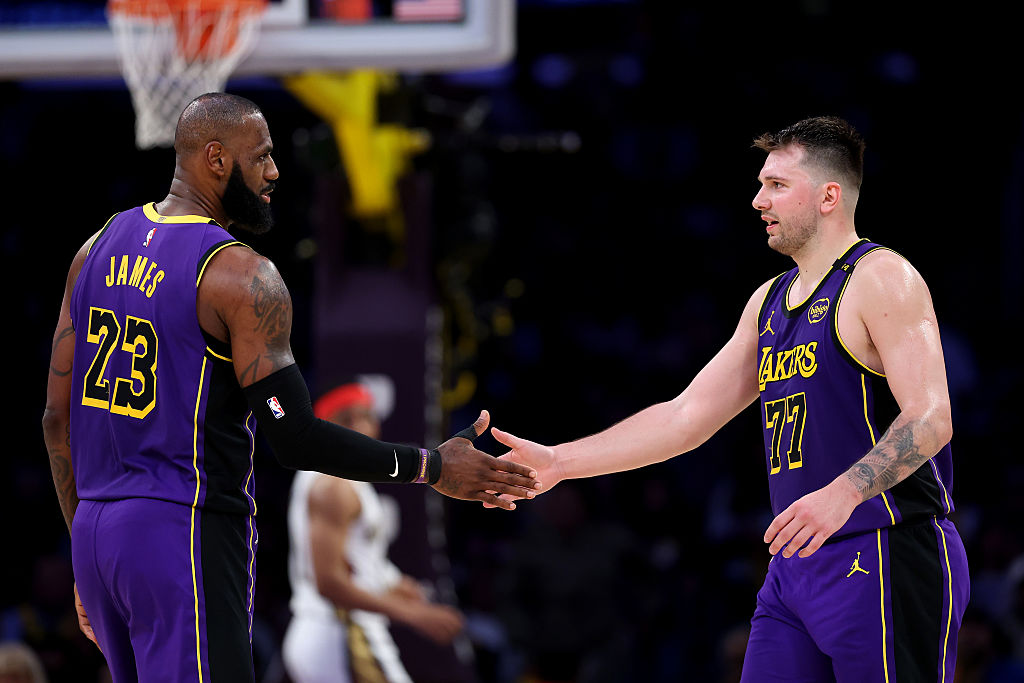 Lakers set for Opening Night against Warriors
