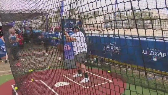 LA things do to: All-Star Oceanfront in Santa Monica, Play Ball Park in downtown to bring family fun