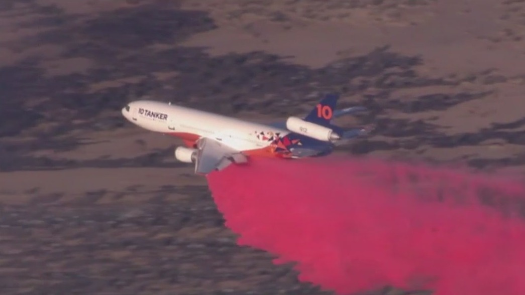 Tanker battles over 4,000-acre Flying Bucket Fire