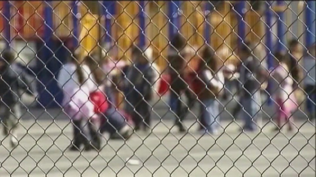 Chicago Teacher's Union concerned about classroom air conditioning amid extreme heat