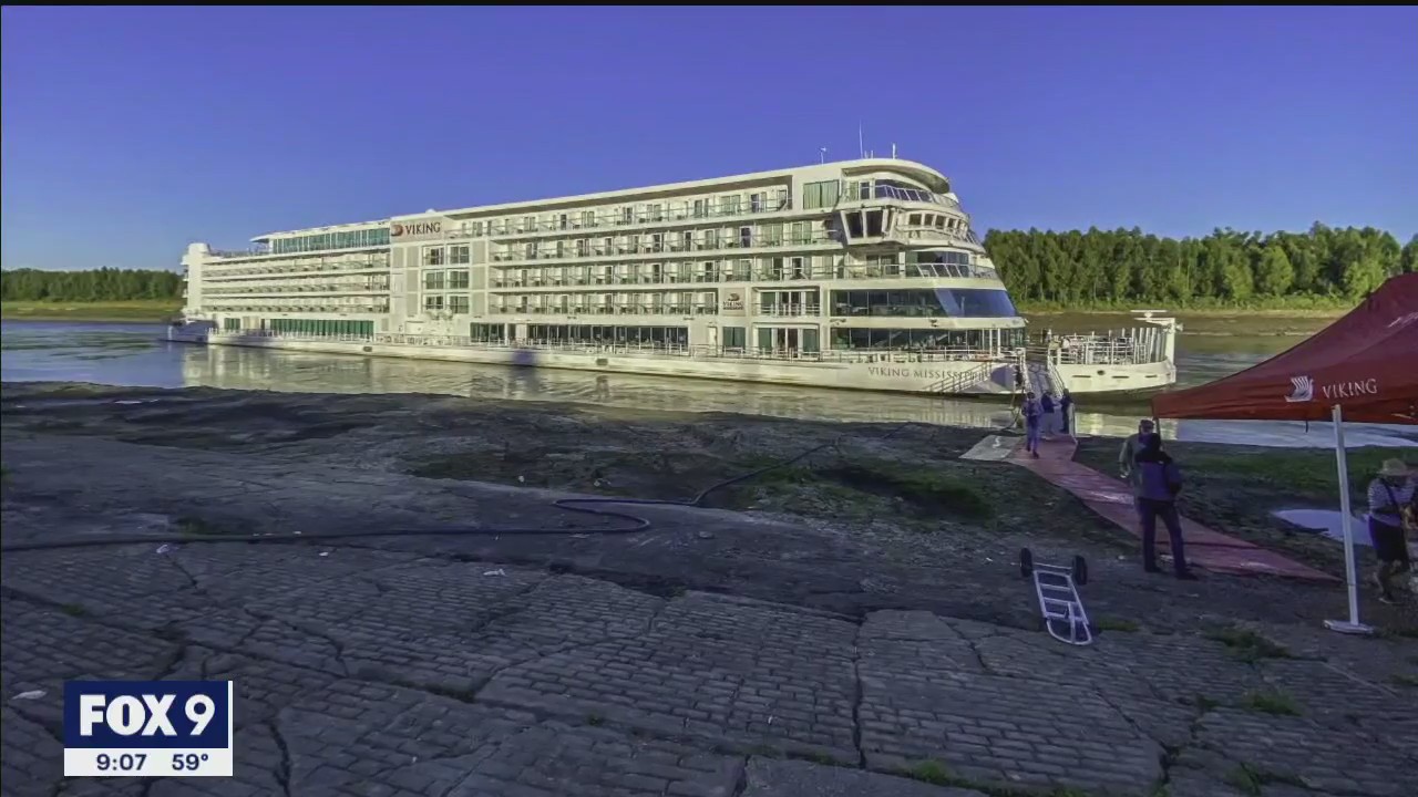 Viking Cruise ship forced to dock due to low water levels on Mississippi River