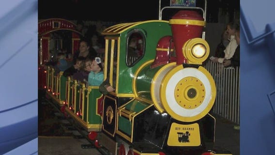 Santa Claus is coming to the suburbs for La Grange's Holiday Walk