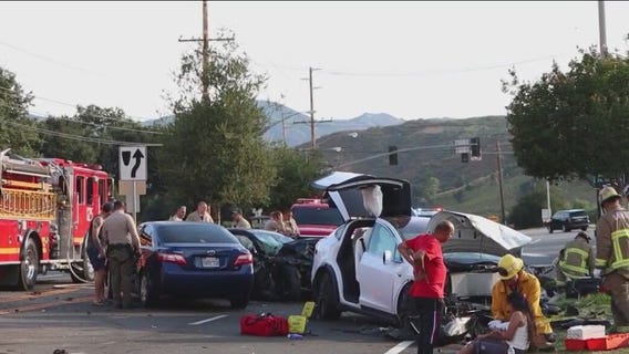 1 killed in Calabasas crash