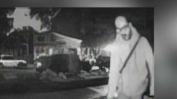 Chicago police warn of arsonist targeting Halloween decorations