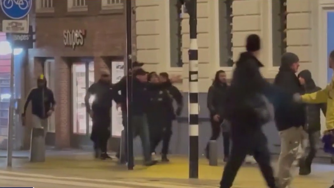 Israeli soccer fans attacked in Amsterdam